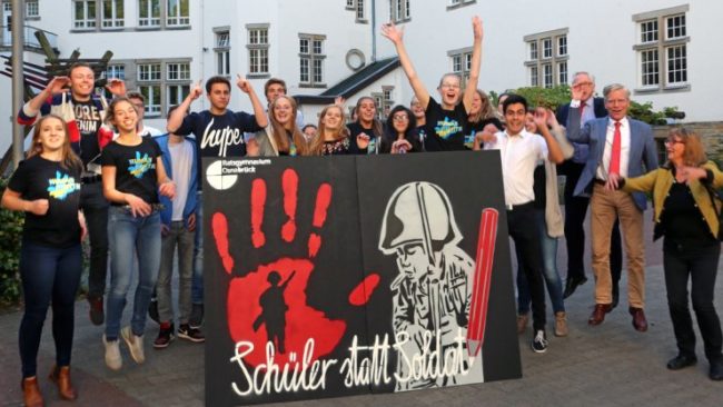 Klasse des Ratsgymnasium Osnabrück beim Wettbewerb Menschenrechte