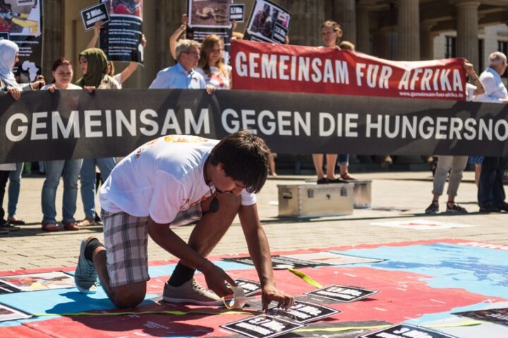 Unsere Straßenaktion 2017 am Brandenburger Tor._©GEMEINSAM FÜR AFRIKA/Jonas Walter