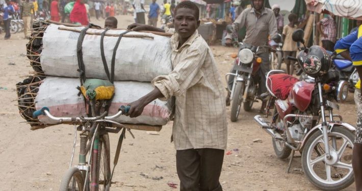 Kenia: Strassenszene im Flüchtlingslager Kakuma