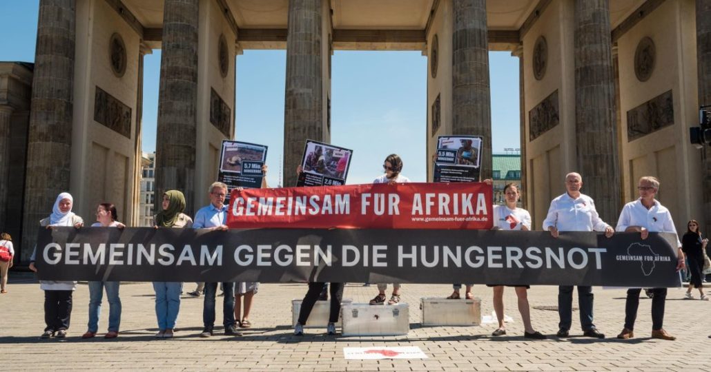 Pressefoto Mahnwache Gemeinsam fuer Afrika