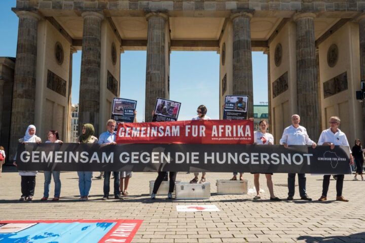 Pressefoto Mahnwache Gemeinsam fuer Afrika