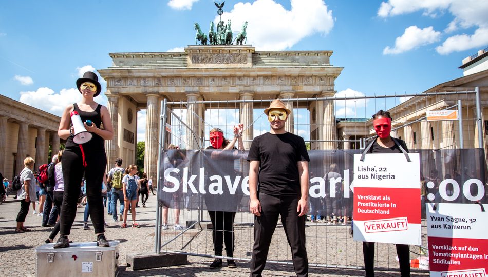 Pressefoto vom Sklavenmarkt in Berlin - Foto3 ©GEMEINSAM FUER AFRIKA/ Steffen Junghanß