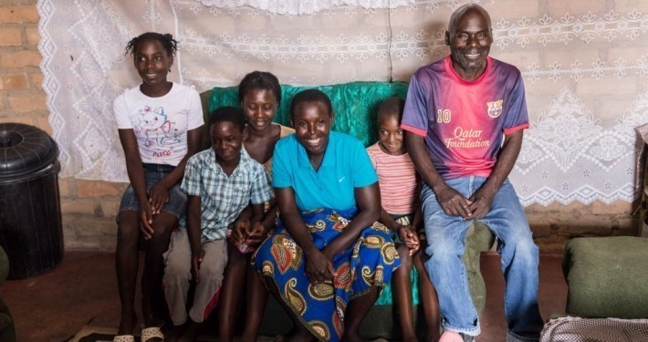 Eine Familie in Sambia_©Gemeinsam für Afrika/Florian Oellers