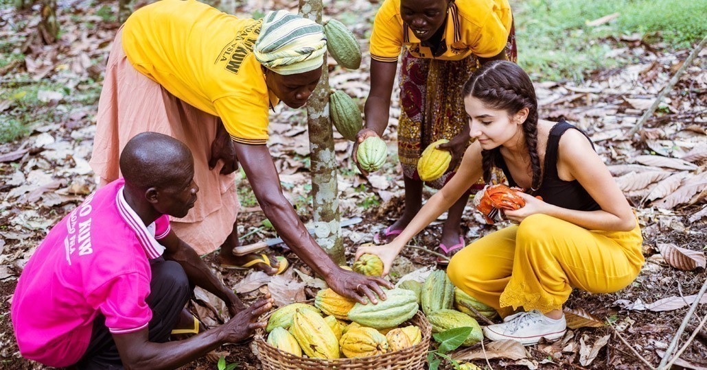 Ischtar Isik war mit uns in Ghana. Vor Ort konnte Sie erfahren, welch harte Arbeit hinter dem Kakaoanbau und der Kakaoernte steckt._© GEMEINSAM FÜR AFRIKA / Florian Oellers