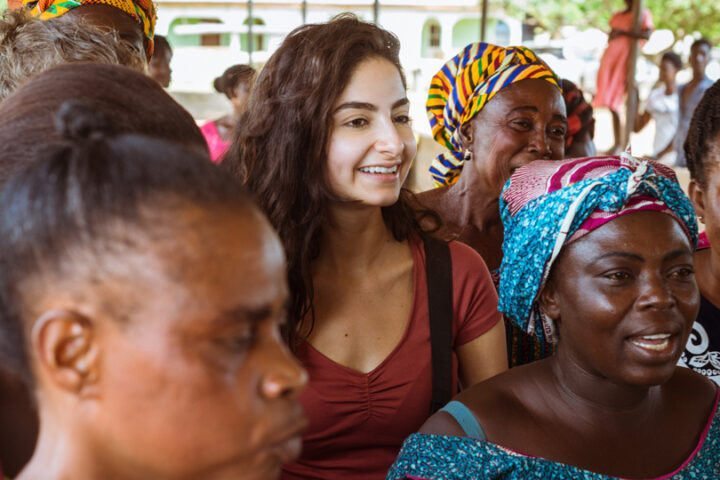 Influencerin Ischtar Isik ist seit Juli 2018 Botschafterin für GEMEINSAM FÜR AFRIKA. _© GEMEINSAM FÜR AFRIKA