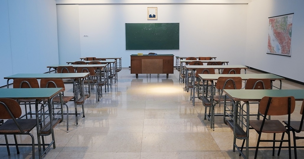 Symbolbild: Leeres Klassenzimmer