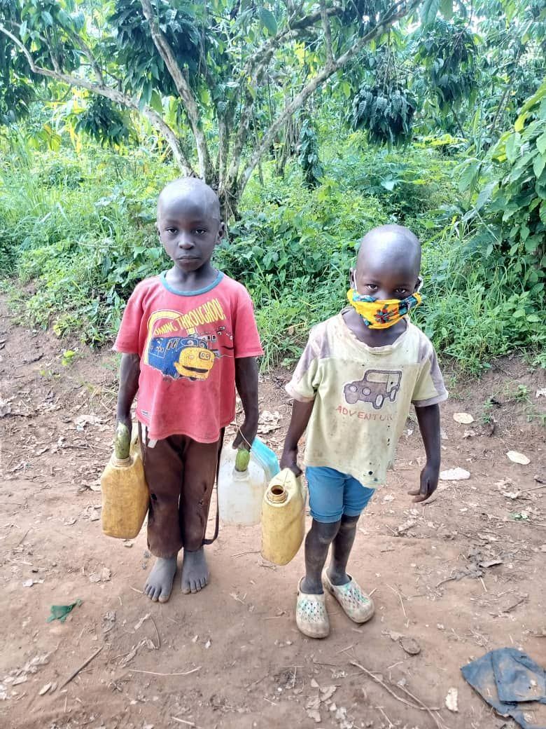 Davis und Martin in Uganda © Kinderhilfswerk Global-Care