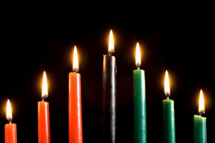 Kwanzaa_Kerzenhalter Kinara_©Canva