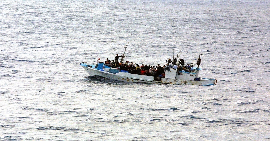 Boot mit Schutzsuchenden auf dem Meer_©pixabay
