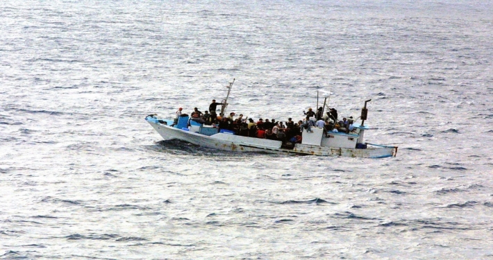 Boot mit Schutzsuchenden auf dem Meer_©pixabay