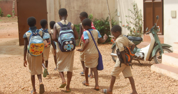 Gruppe Schulkinder in Benin_©Kinderrechte_Afrika_e._V.