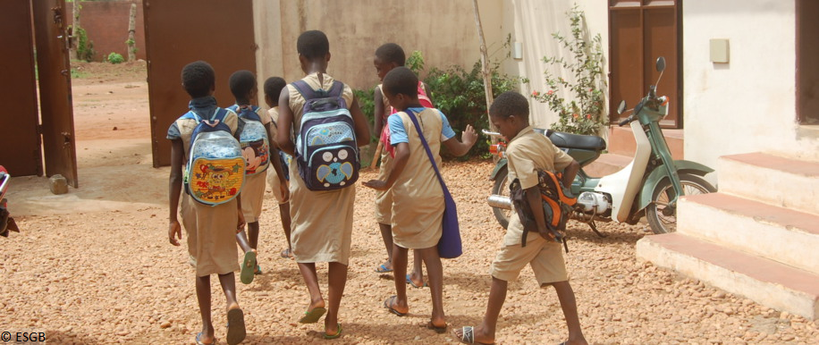 Gruppe Schulkinder in Benin_©Kinderrechte_Afrika_e._V.