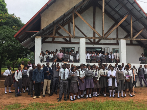 GLOBAL CARE in Sambia: Grundschule Ikonkaile