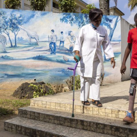 Handicap International in der Demokratischen Republik Kongo: Psychosoziale Betreuung und medizinische Versorgung für Betroffene humanitärer Krisen