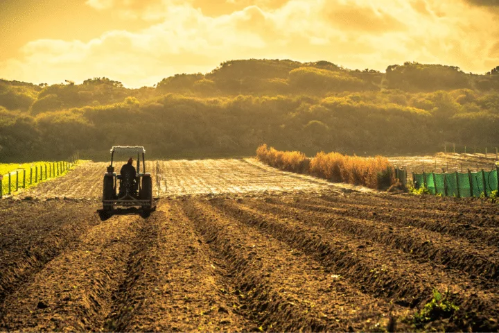 Uber für Traktoren (Bild © Canva)