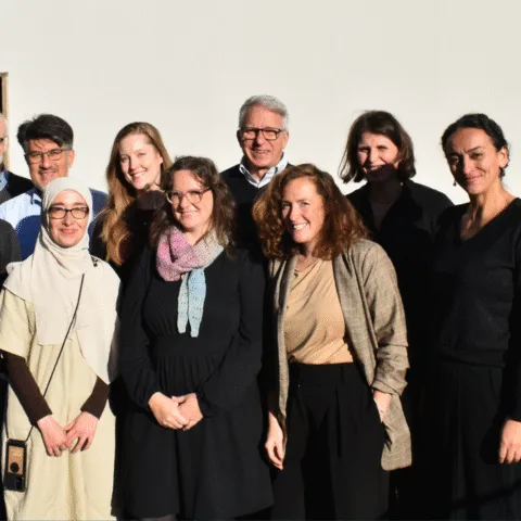 Gruppenfoto der Vertreter*innen der Mitgliedsorganisationen, des Vorstands & Koordinationsteams von Gemeinsam für Afrika - Mitgliederversammlung 2024